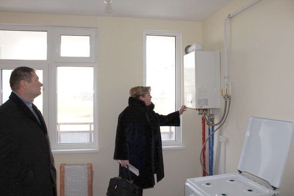 В Крыму продолжается осмотр домов для переселенцев из аварийного жилья
