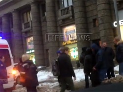 В центре Москвы на девушку обрушился балкон