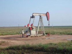 Саудовская Аравия обошла Россию по добыче нефти в январе