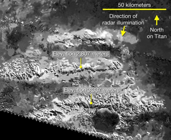 На крупнейшем спутнике Сатурна нашли гигантскую ледяную гору