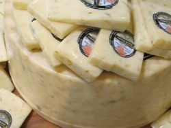 Ученые: сыр может вызывать зависимость
