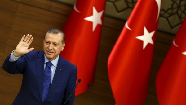 Эрдогана надо изолировать, пока он не «помог» Путину развалить НАТО