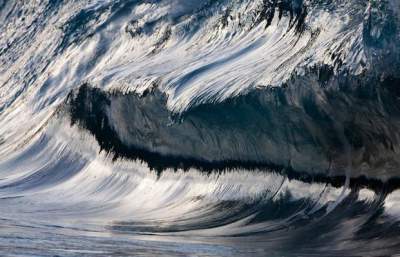 Океанские волны на впечатляющих фотографиях. Фото