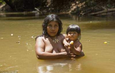 Необычные традиции исчезающего племени ава. Фото