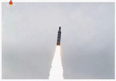 Уникальные снимки запуска ракеты в КНДР. Фото