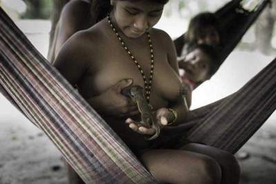 Необычные традиции исчезающего племени ава. Фото