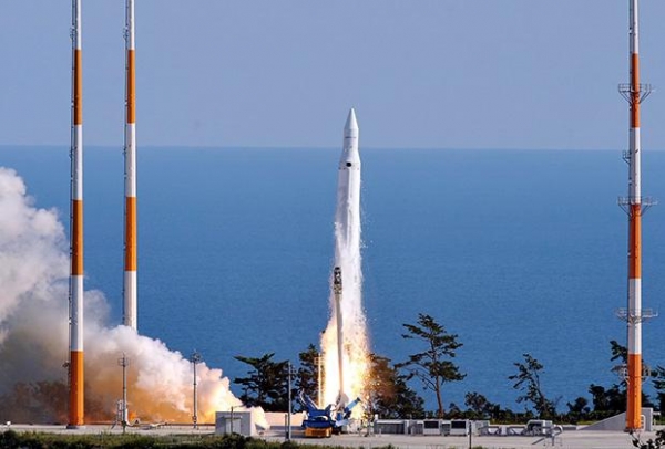 Запуск корейской ракеты-носитель KSLV-1