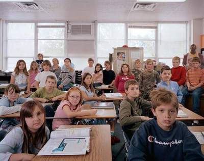 Фотограф снимает школьные классы в разных странах мира. Фото