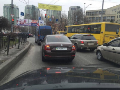 Россияне маскируют автомобильные номера под украинские