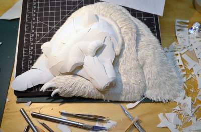 Художник создает объемные скульптуры животных из бумаги. Фото
