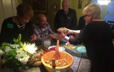 Американские пенсионеры показали свой скромный ужин. Фото