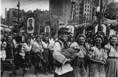 Послевоенный Киев и эволюция Крещатика. Фото