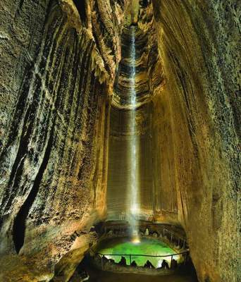 Руби Фоллс – великолепный подземный водопад в США. Фото