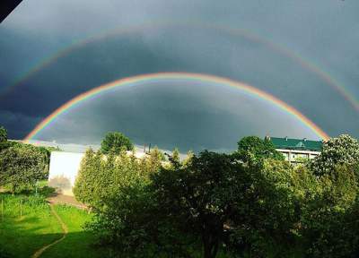 Во Львове после ливня засияла необычная радуга. Фото