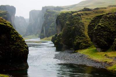 Один из самых красивых каньонов в Исландии. Фото