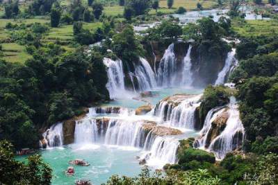 Как на картинке: удивительный водопад Дэтянь в Китае. Фото