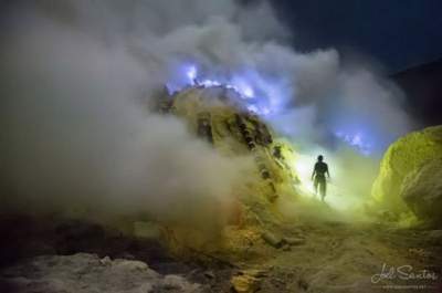 Путешествие в ад: невероятная голубая лава вулкана Кавах Иджен. Фото