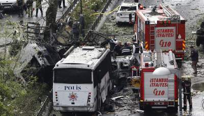 Взрыв на автобусной остановке в Стамбуле, есть жертвы