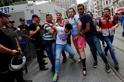 В Стамбуле снова разогнали гей-парад. Фото