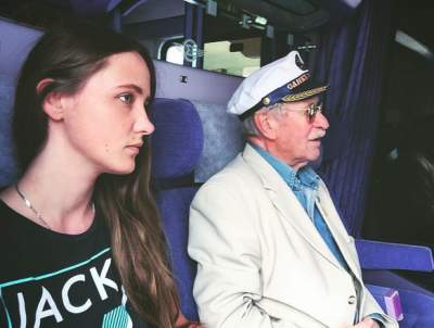 85-летний Краско отдыхает с молодой женой в Греции