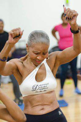 Самой сильной в мире бабушке исполнилось 80 лет. Фото
