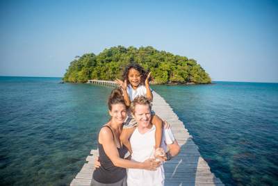 Семья превратила дешевый остров в райский курорт. Фото