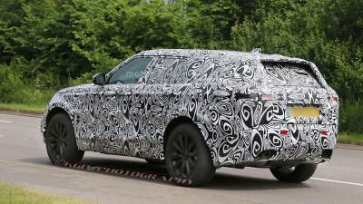 Land Rover вывела на тесты конкурента BMW X6