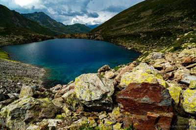 Путешествие по озеру Семицветное на Кавказе. Фото