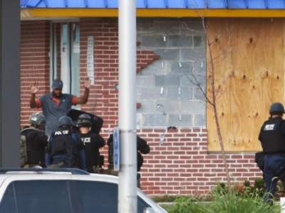 Полиция арестовала злоумышленника, удерживавшего заложников в Балтиморе