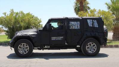Шпионские снимки нового Jeep Wrangler в Долине Смерти