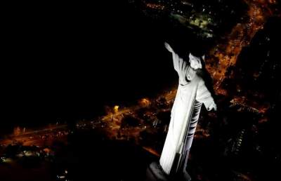 Столица летних Олимпийских игр-2016 ночью. Фото
