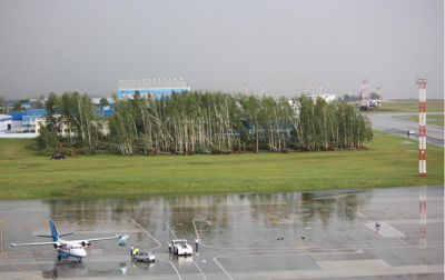 В Минске буря повредила самолеты в аэропорту