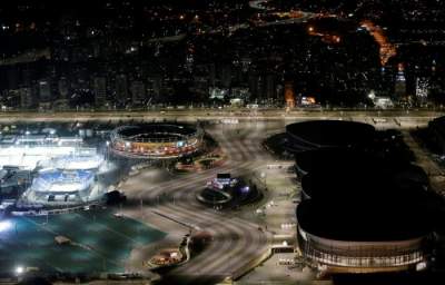 Столица летних Олимпийских игр-2016 ночью. Фото