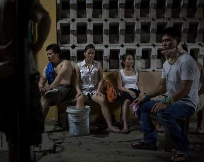 Фотограф показал тяжелые будни вьетнамских циркачей. Фото