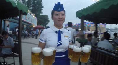 Интересные моменты первого в Северной Корее пивного фестиваля. Фото