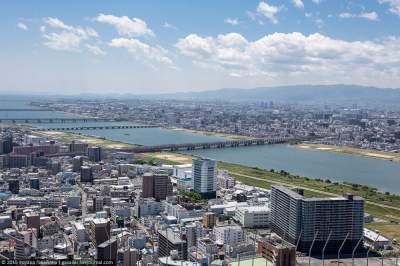 Неповторимая Осака с высоты крыш небоскребов. Фото