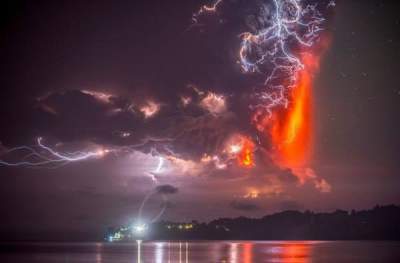 Впечатляющие кадры извержения вулкана Кальбуко. Фото