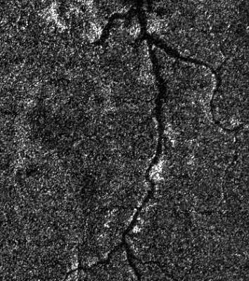 На Титане обнаружены реки наполненные углеводородом