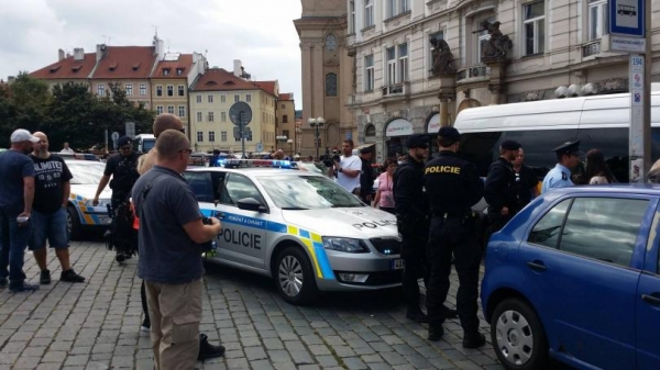 Инсценировка вторжения исламистов вызвала панику в центре Праги 