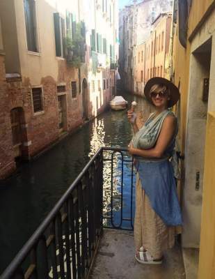 Анита Луценко отдыхает в Италии с 2-месячной дочерью