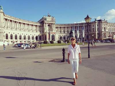 Горбунов и Осадчая поделились яркими снимками из отпуска в Вене