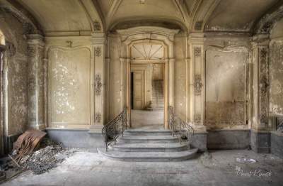 Фотограф показал сказочные виды заброшенных итальянских зданий. Фото