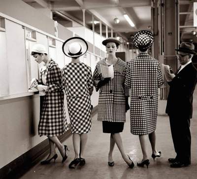 Очень шикарно и женственно: как одевались женщины в 1940-х. Фото