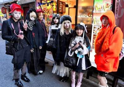 Экстравагантные наряды жителей Токио. Фото