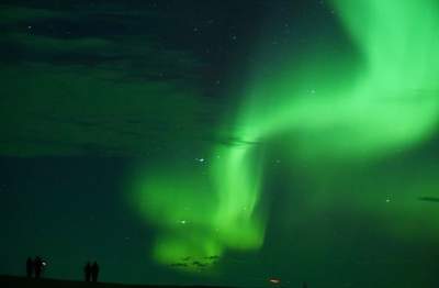 Магия ночного неба: опубликованы снимки северного сияния в Исландии