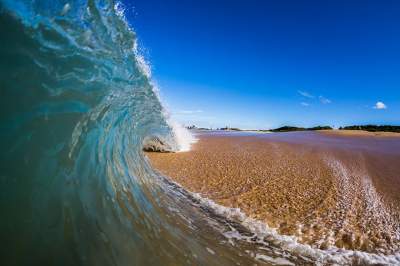 Океанские волны в лучах солнца: эффектный фотопроект мастера из Австралии. Фото