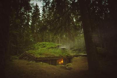 Очаровательные домики, затерянные среди лесов. Фото