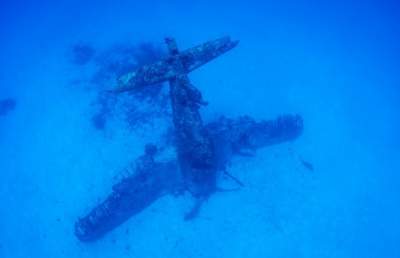 Уникальное подводное кладбище самолетов времен Второй Мировой. Фото