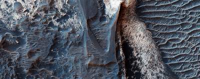 Астрономы показали завораживающие фотографии Марса