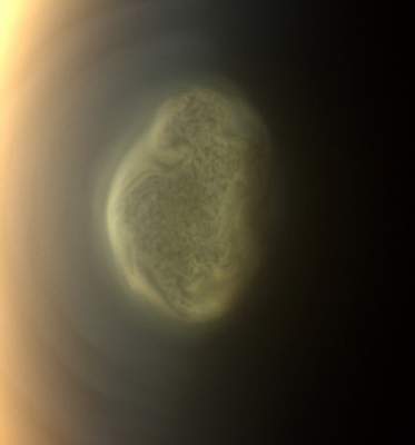 NASA впервые показало зиму на загадочном спутнике Сатурна